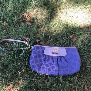 Coach clutch/wristlet